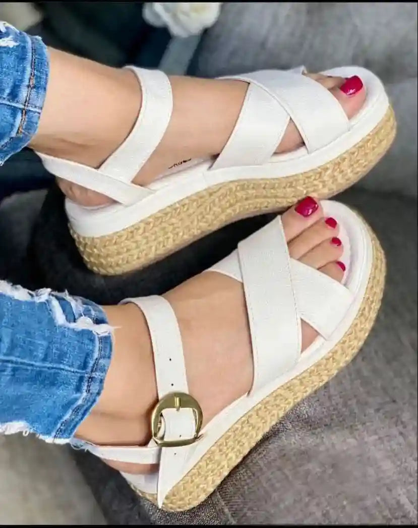 sandalia femenina alta con tacón bonita delicada para pasear para salir paseo suave cómoda hermosa mujer femenino Blanca